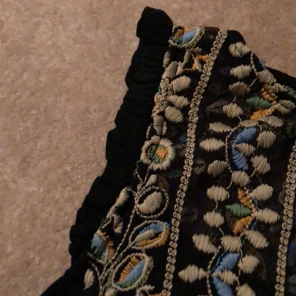 Embroidered Anthropologie top! - Picture 4 of 8